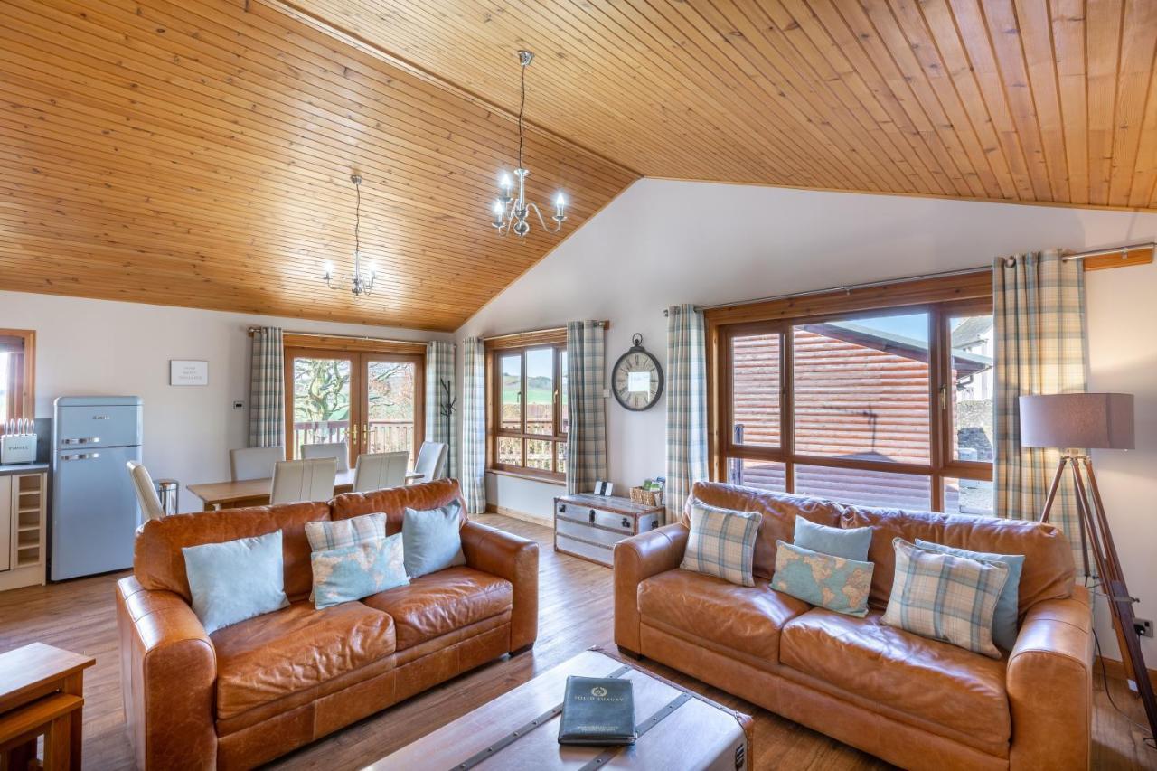 Douglas Fir Lodge With Hot Tub Near Cupar Fife Luthrie Exteriör bild