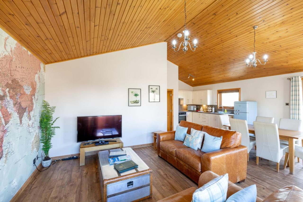 Douglas Fir Lodge With Hot Tub Near Cupar Fife Luthrie Exteriör bild