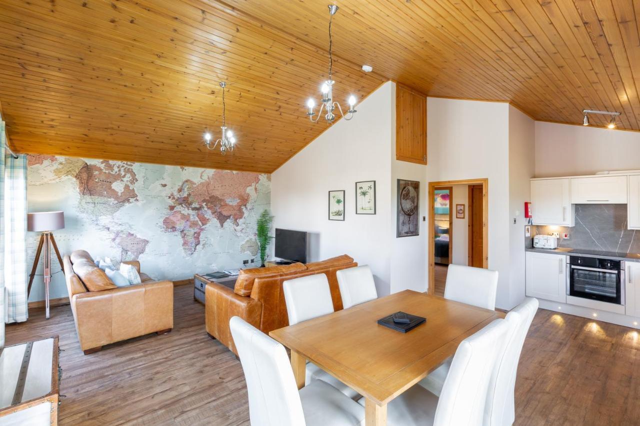 Douglas Fir Lodge With Hot Tub Near Cupar Fife Luthrie Exteriör bild