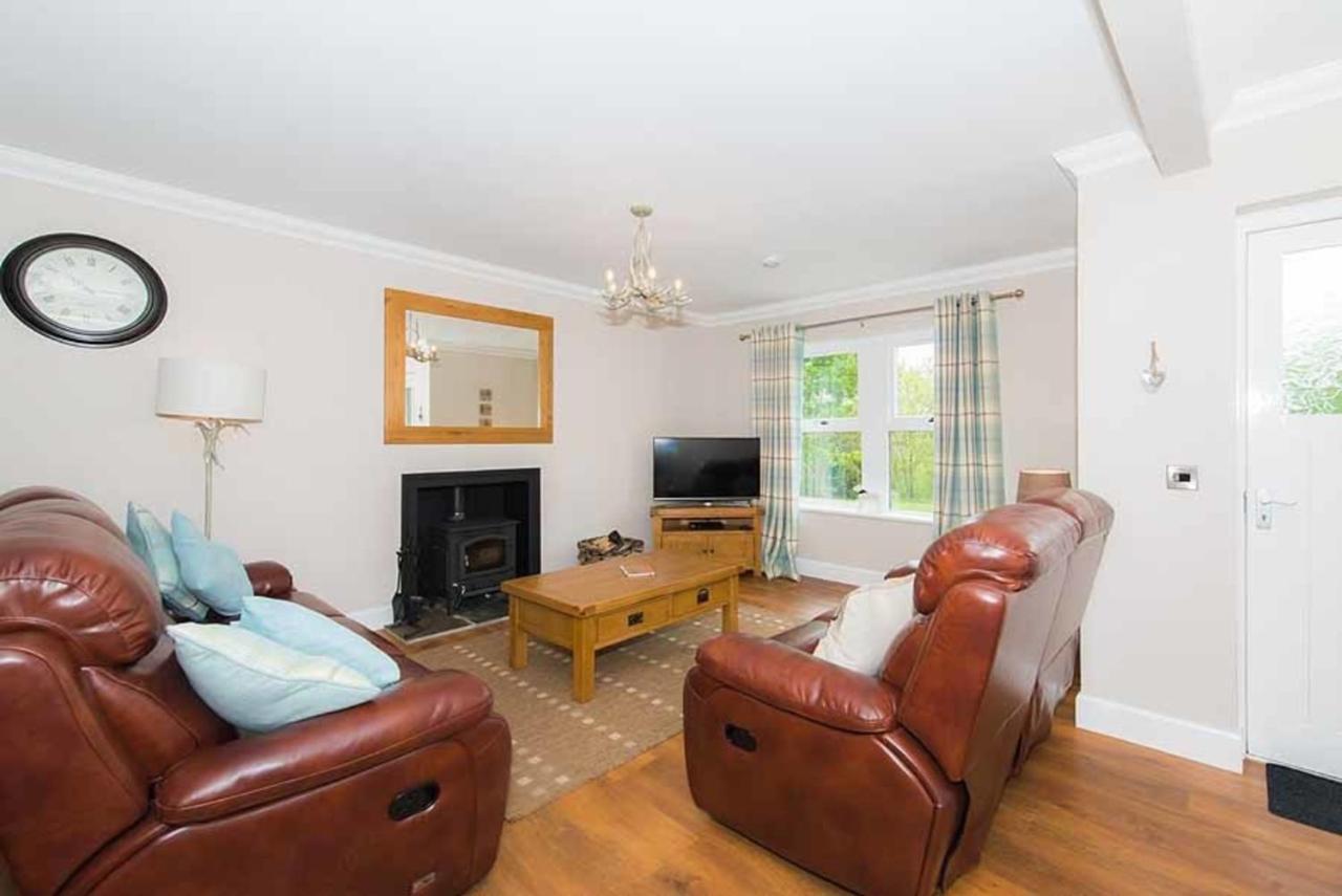 Douglas Fir Lodge With Hot Tub Near Cupar Fife Luthrie Exteriör bild