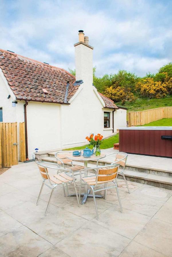 Douglas Fir Lodge With Hot Tub Near Cupar Fife Luthrie Exteriör bild